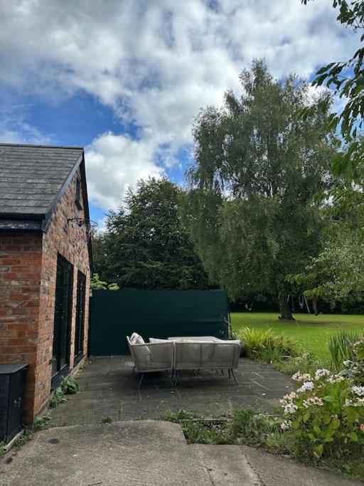 The Guesthouse At Old Vicarage Tarporley Exterior foto